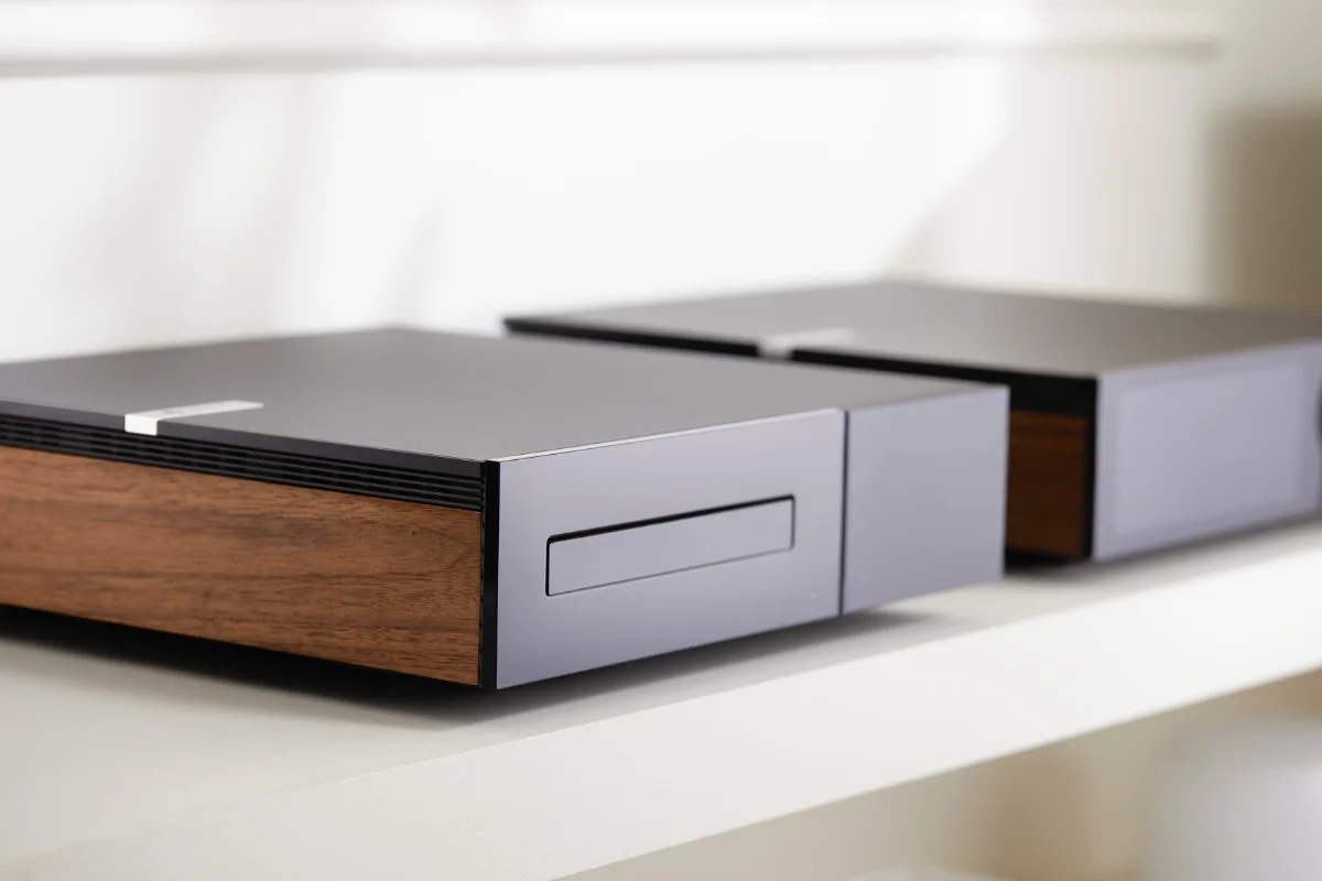 “Introducing the Cambridge Audio Evo CD Player: High Precision and Immersive Sound Experience”