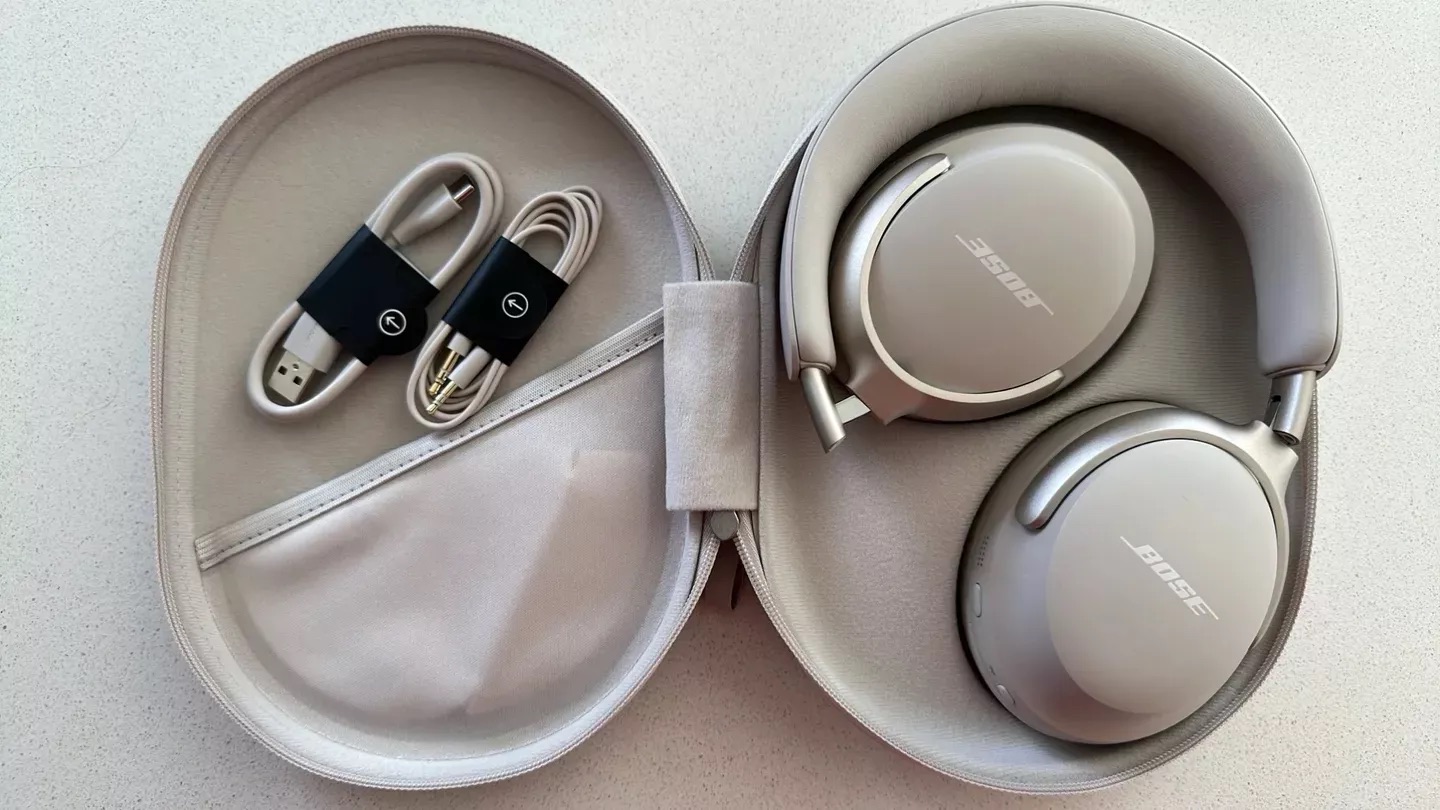 使用期間短 BOSE QUIETCOMFORT 35 SILVER-